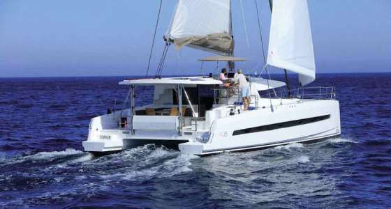 Catamaran Sailing Holiday Cruise | Whitsundays Islands | Australia