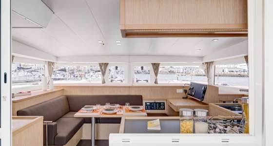 Lagoon 400 S2 internal