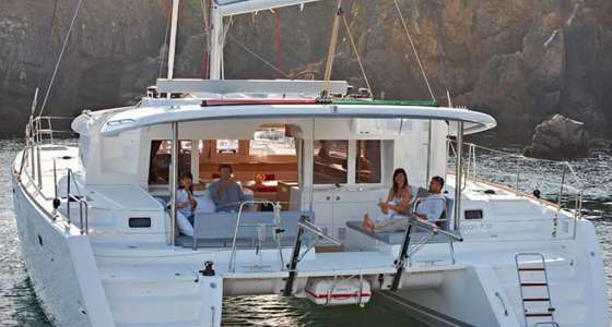 Lagoon 450 external view