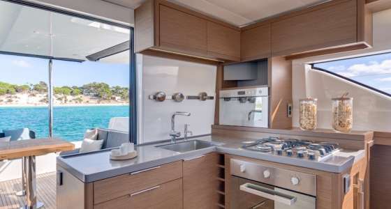 Lagoon 50 internal