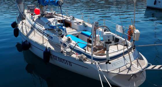 Santorini Greece Yacht Holiday |  Paros and Santorini Cyclades | Classic Sailing for Real Sailing Lovers