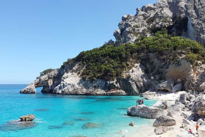 Sardegna e Corsica | Catamarano con equipaggio | Vacanza a vela Premium
