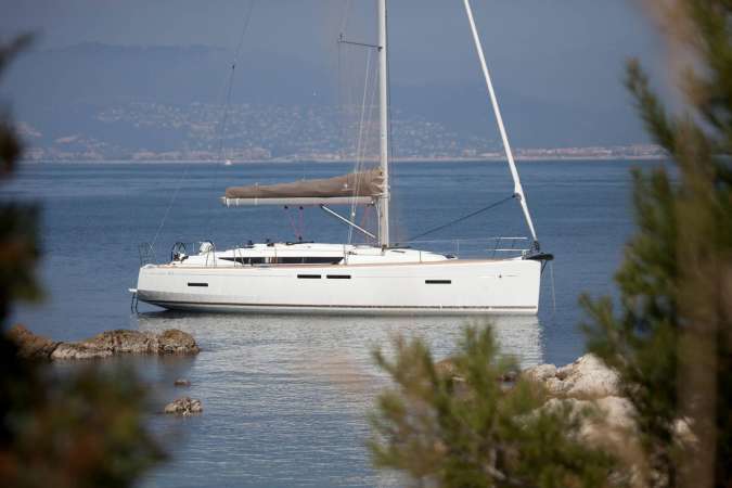 Sailing Yacht Charter 3 Days | Elba and Capraia Islands | Tuscan Archipelago | Italy